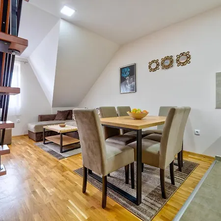 Monix Club Apartment