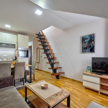 Monix Club Apartment